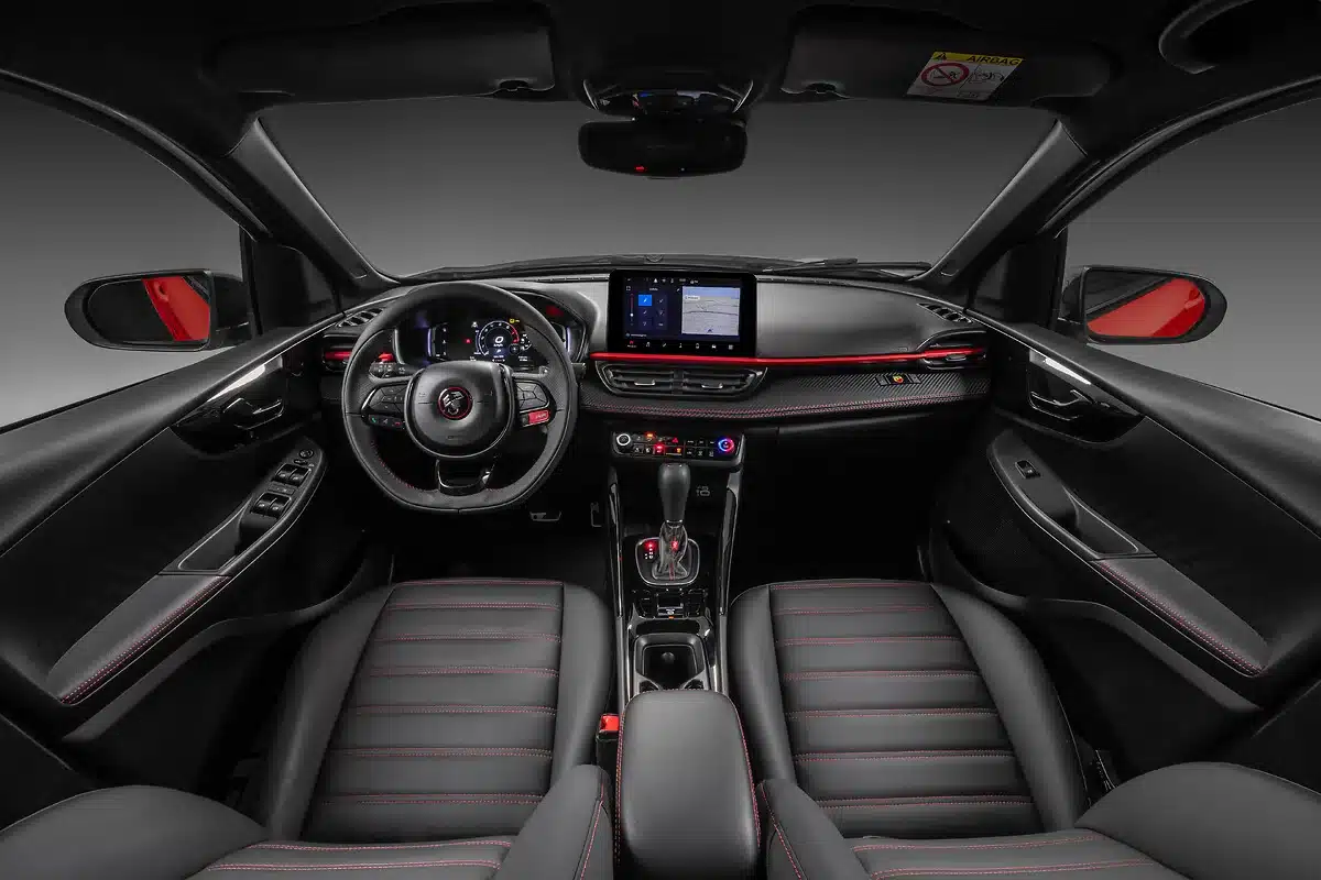 Assinatura carro zero fastback abarth
