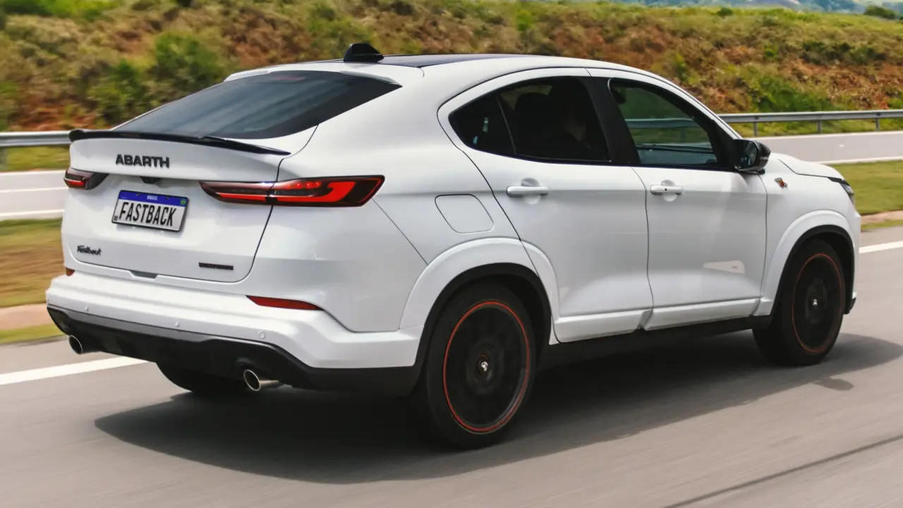 Assinatura carro zero fastback abarth